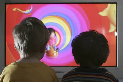 Anak-anak nonton televisi